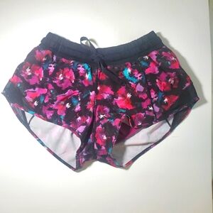 Lululemon Hotty Hot Shorts Mesh Mini Midnight Bloom Black Deep Fuschia Sz 4 EUC